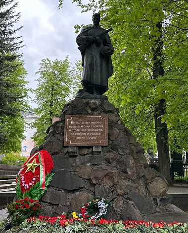 Светлая память героям!